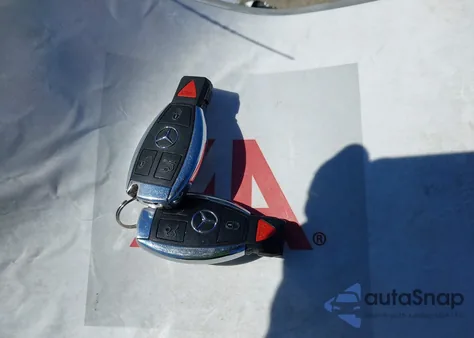 2013 Mercedes-Benz E 350 из США, поврежденный, VIN WDDHF5KB9DA696828